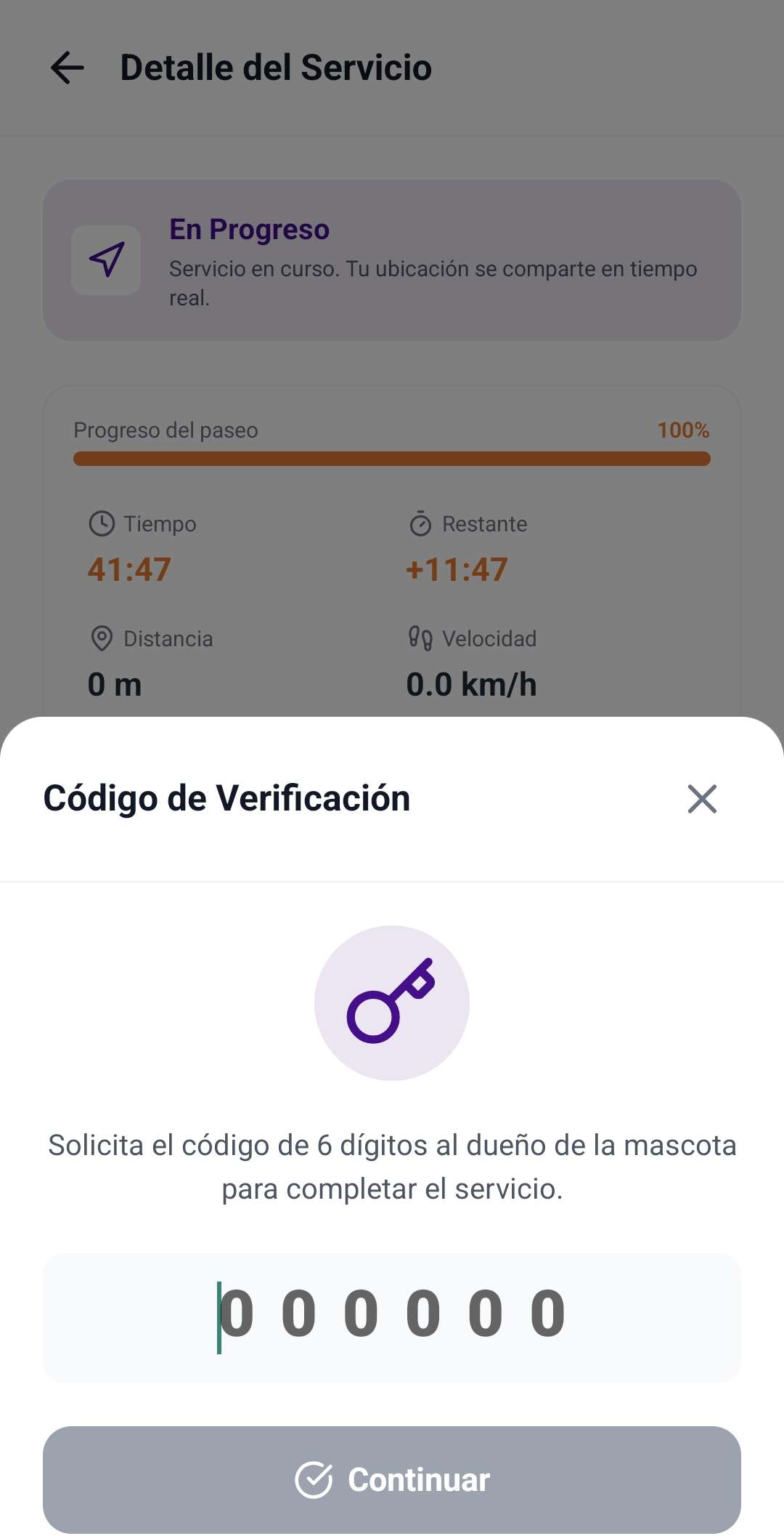 Pantalla del paseador donde ingresa el código de 6 dígitos del tutor para completar el servicio.